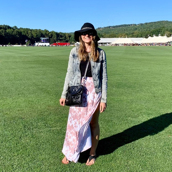 Meet your Posher, Michelle - Picture 2 of 5